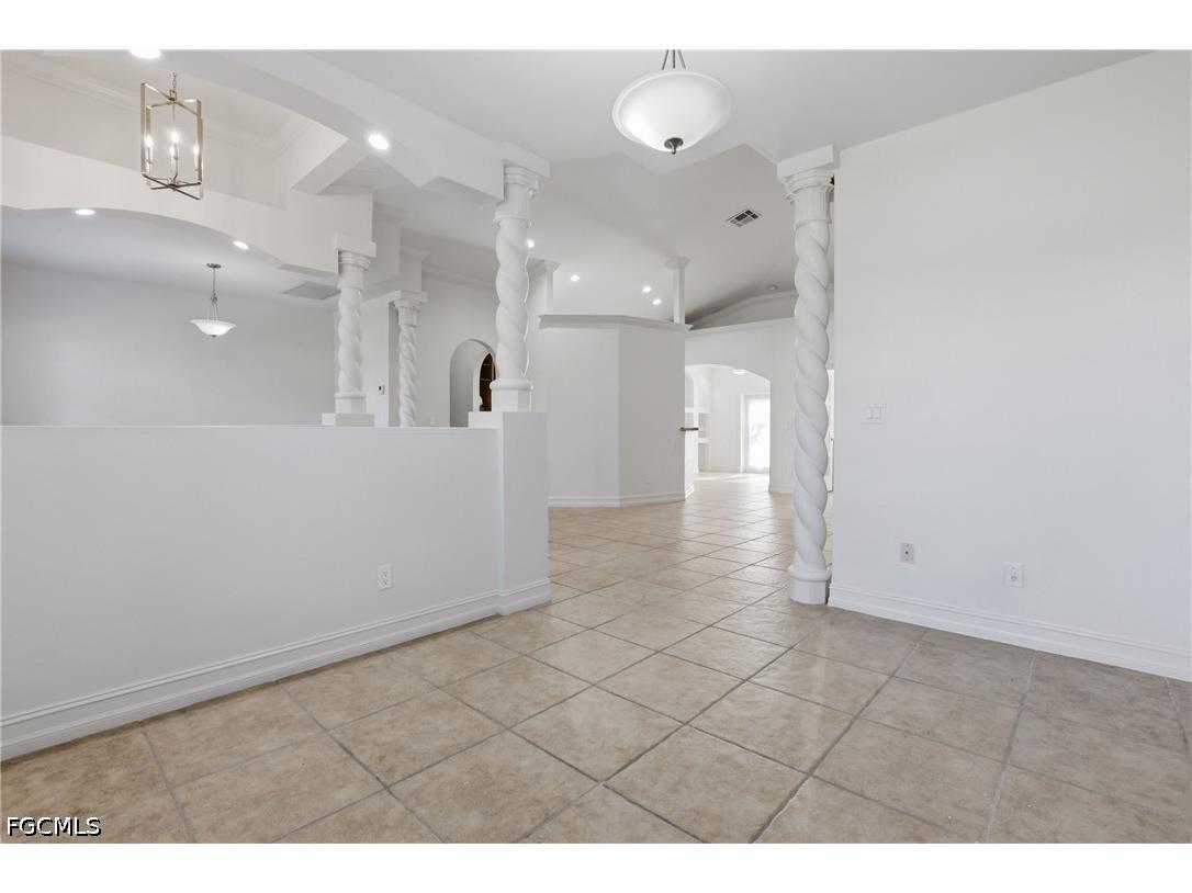 1940 Desoto Boulevard N Naples FL 34120 2026023165 image11