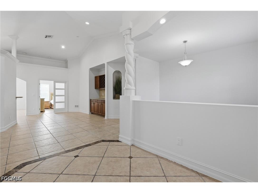 1940 Desoto Boulevard N Naples FL 34120 2026023165 image6