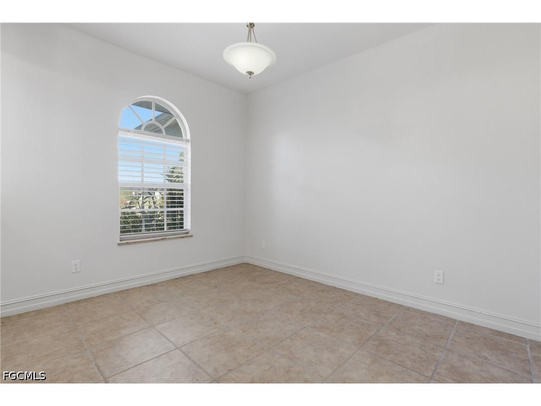 1940 Desoto Boulevard N Naples FL 34120 2026023165 image8