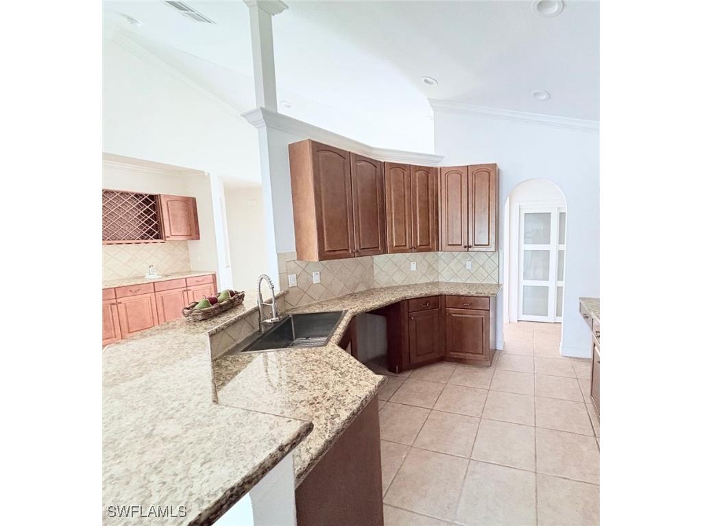 1940 Desoto Boulevard N Naples FL 34120 225065913 image11