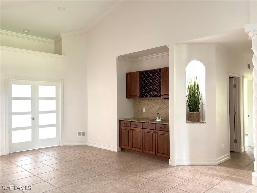 1940 Desoto Boulevard N Naples FL 34120 225065913 image8