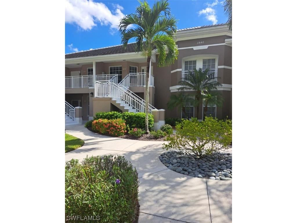 1940 Willow Bend Circle #3-102 Naples FL 34109 223073370 image1