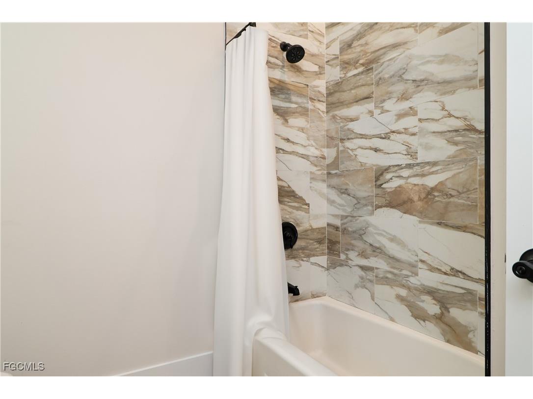 19401 Witts End Alva FL 33920 2025009615 image38