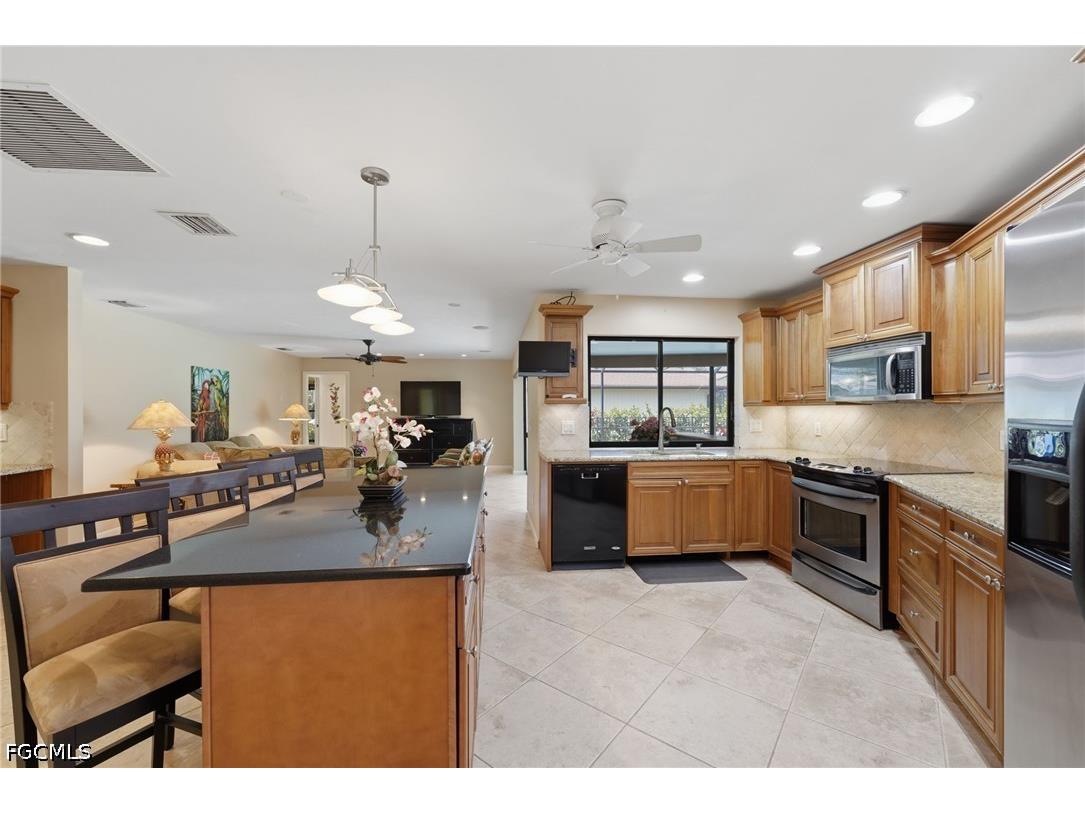 1941 Princess Court Naples FL 34110 2026018384 image11