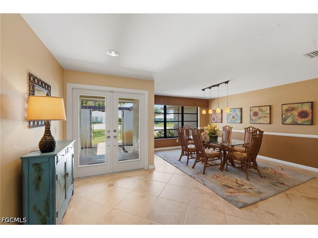 1941 Princess Court Naples FL 34110 2026018384 image2