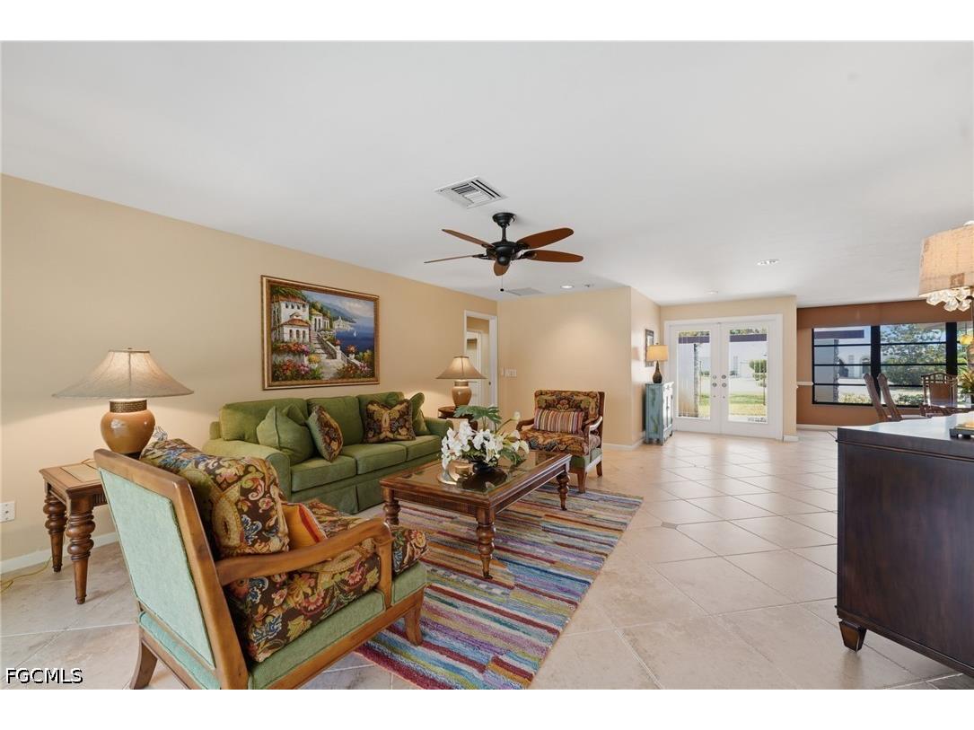 1941 Princess Court Naples FL 34110 2026018384 image6