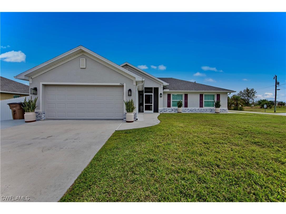 1942 Redmont Avenue Lehigh Acres FL 33972 223015507 image1