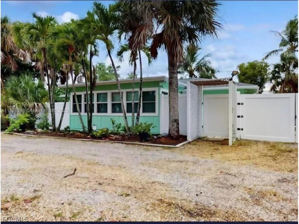 1942 Roseate Lane Sanibel FL 33957 2026012284 image1