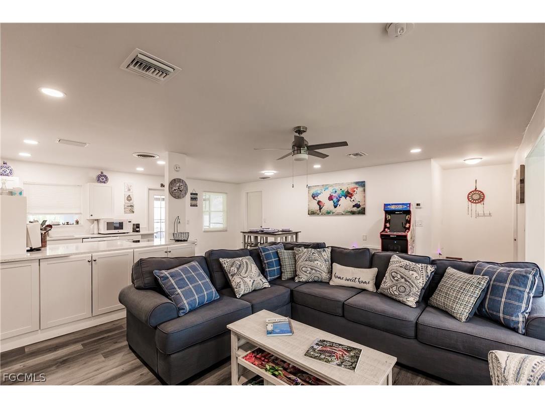 1942 Roseate Lane Sanibel FL 33957 2026012284 image10