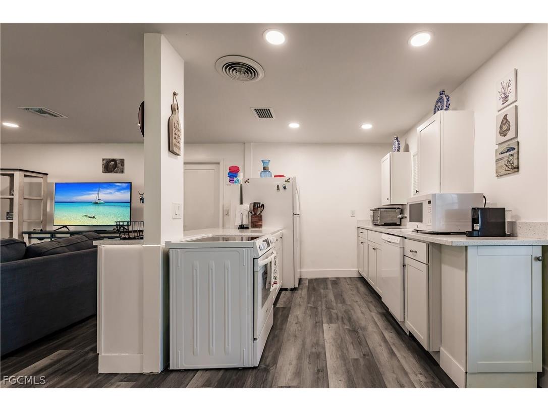 1942 Roseate Lane Sanibel FL 33957 2026012284 image12
