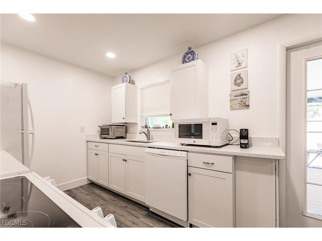 1942 Roseate Lane Sanibel FL 33957 2026012284 image14