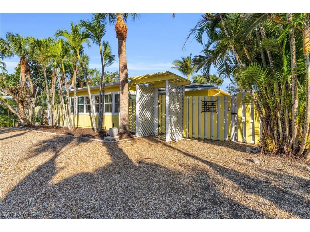 1942 Roseate Lane Sanibel FL 33957 224020648 image1