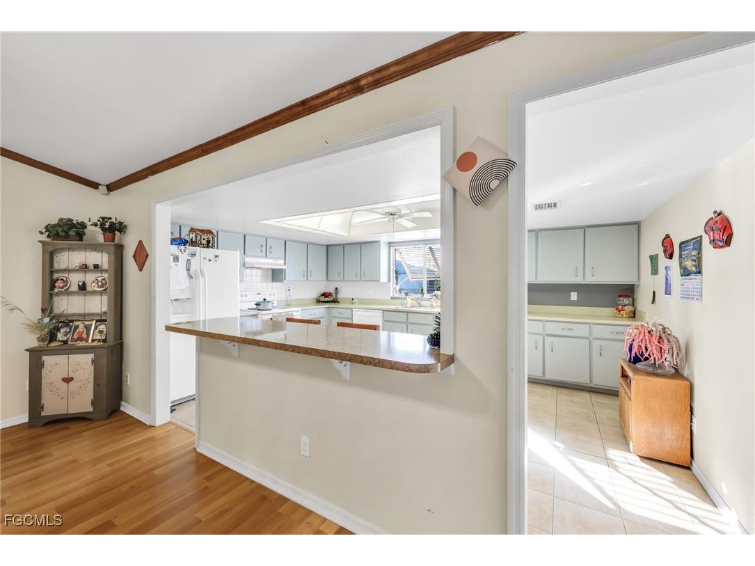 1942 SW 2nd Place Cape Coral FL 33991 2025024699 image12