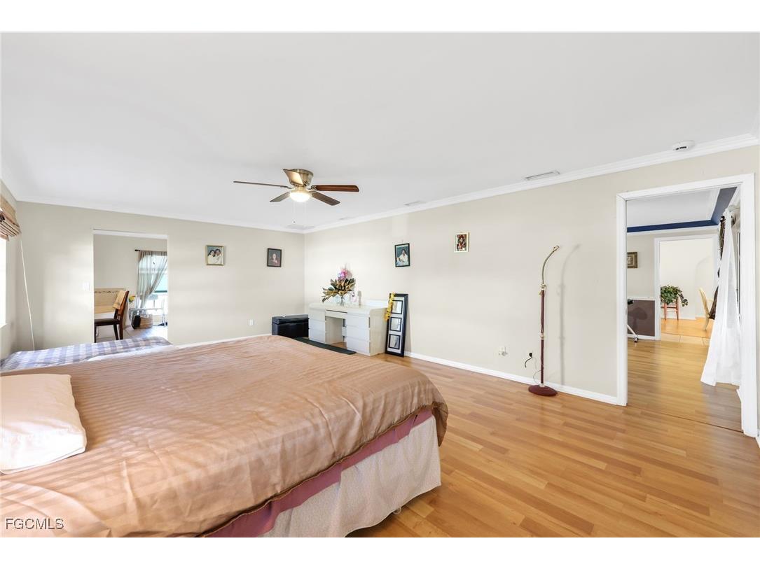 1942 SW 2nd Place Cape Coral FL 33991 2025024699 image18