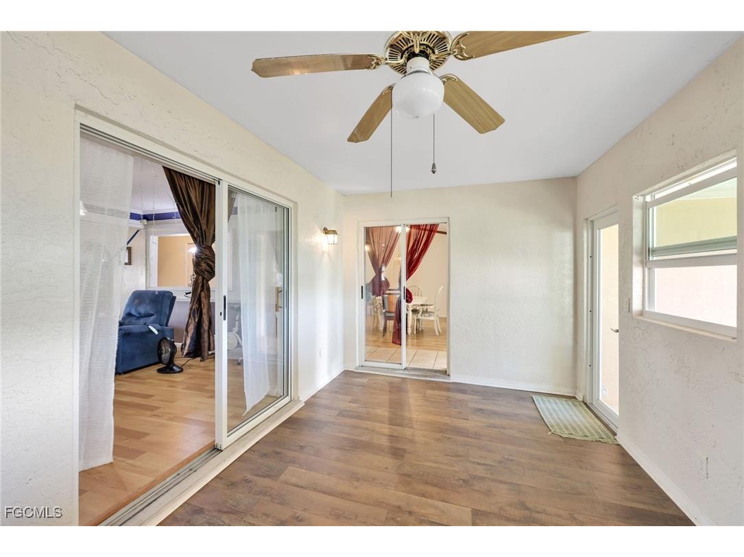 1942 SW 2nd Place Cape Coral FL 33991 2025024699 image27
