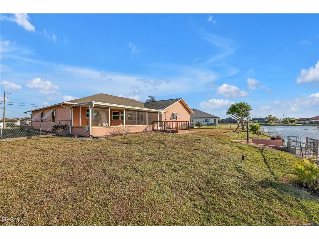 1942 SW 2nd Place Cape Coral FL 33991 2025024699 image30