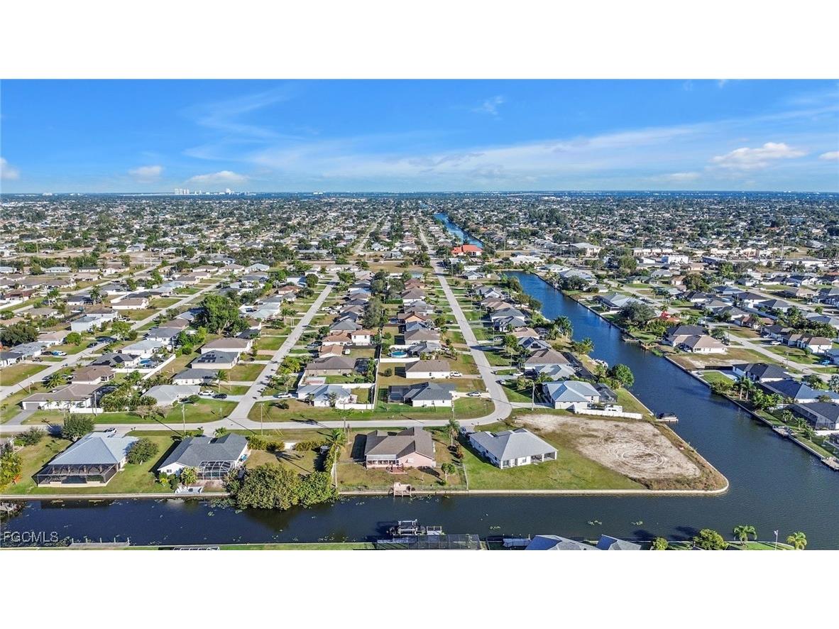 1942 SW 2nd Place Cape Coral FL 33991 2025024699 image45