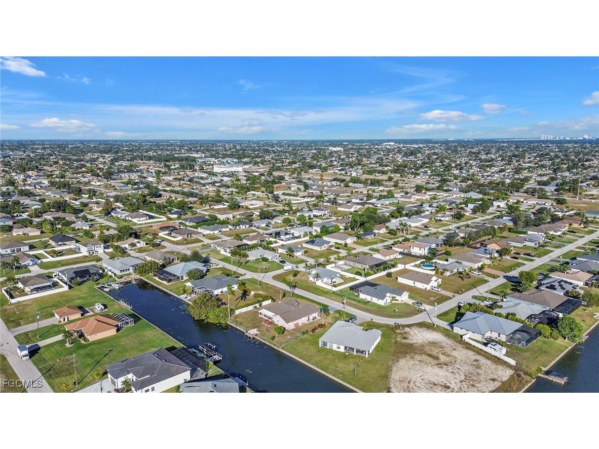1942 SW 2nd Place Cape Coral FL 33991 2025024699 image47