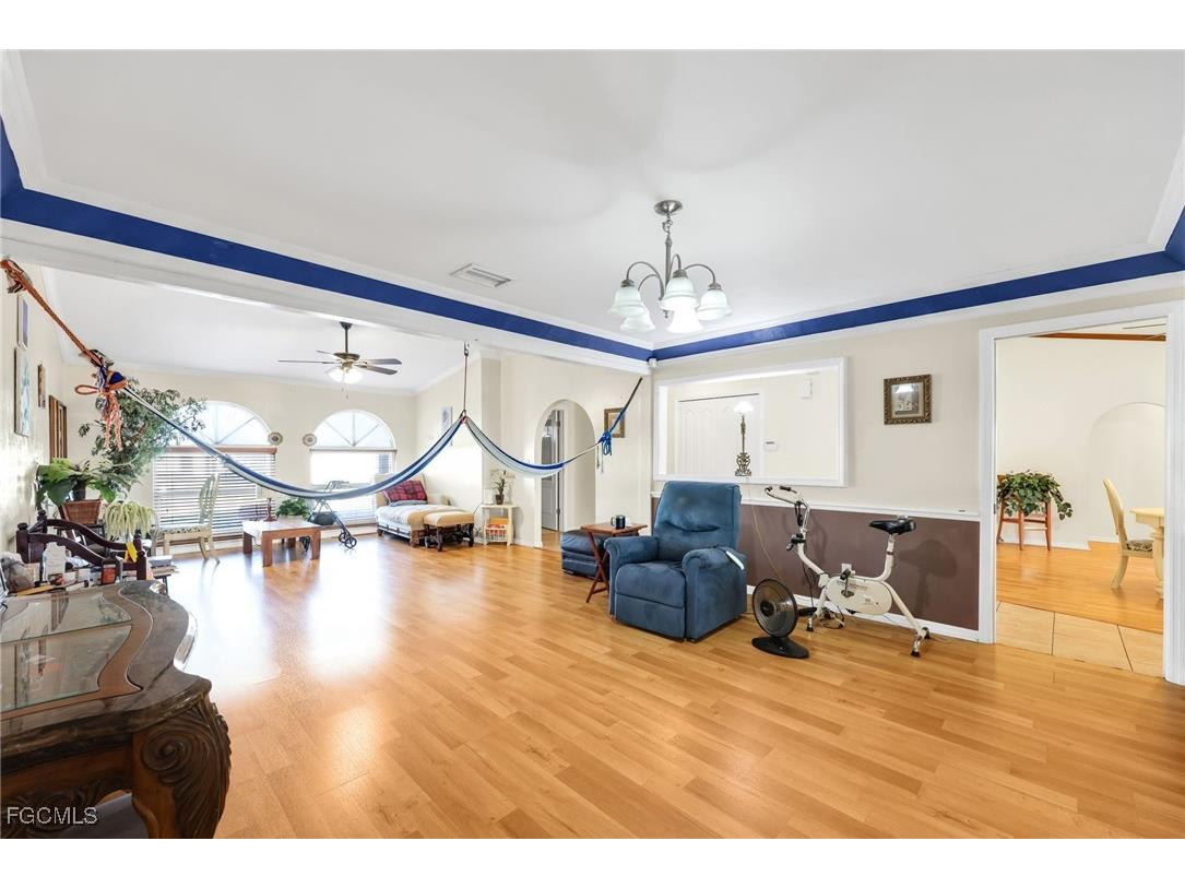 1942 SW 2nd Place Cape Coral FL 33991 2025024699 image5