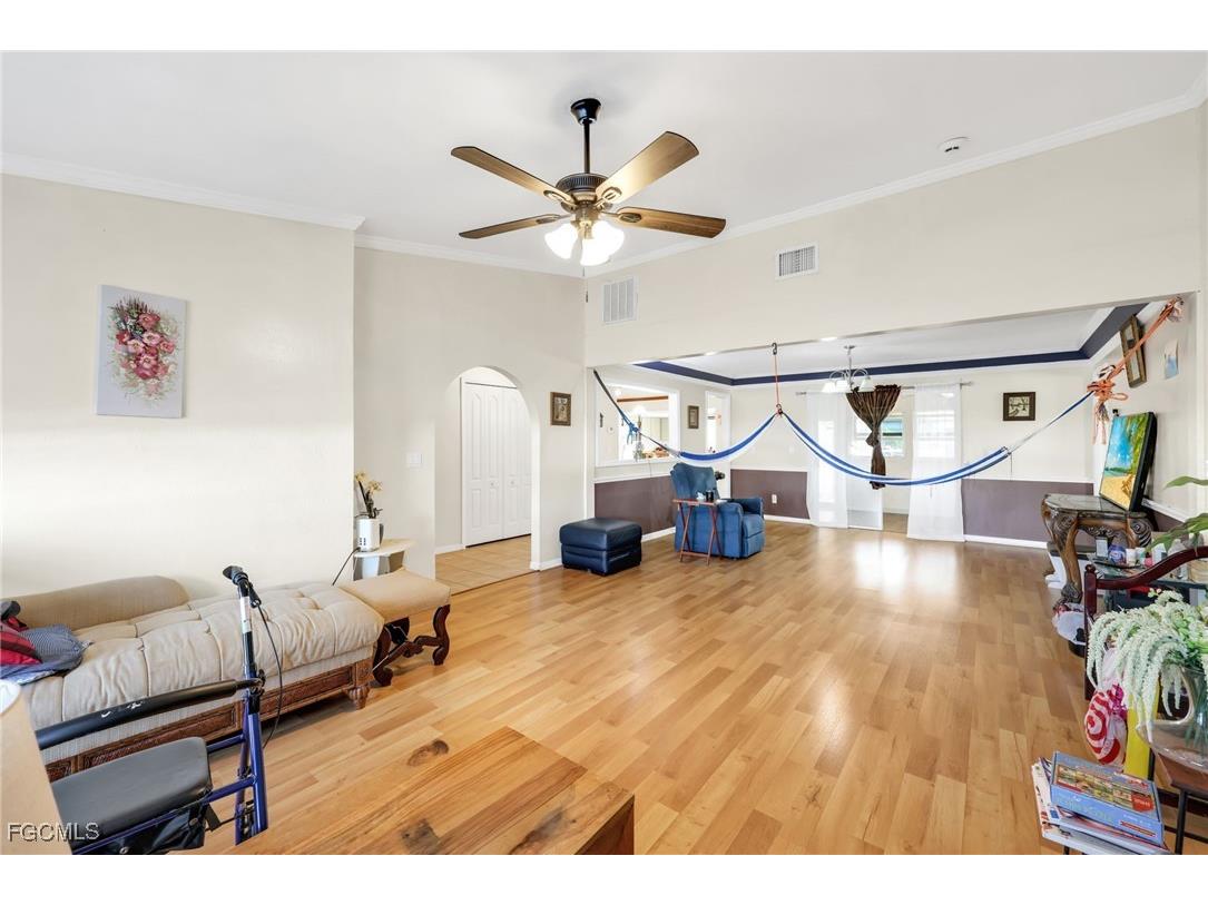 1942 SW 2nd Place Cape Coral FL 33991 2025024699 image6