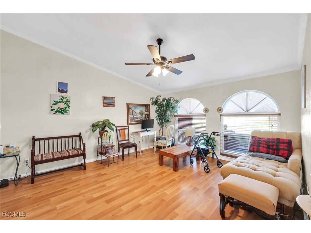 1942 SW 2nd Place Cape Coral FL 33991 2025024699 image7