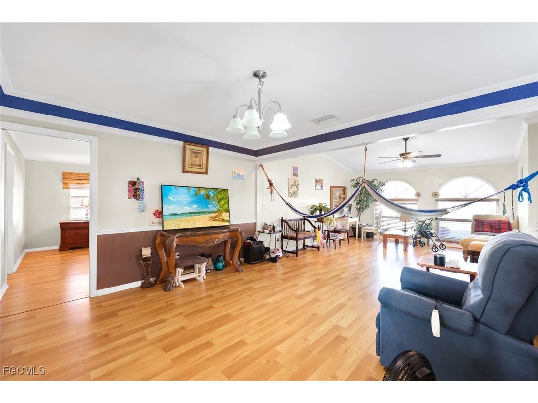 1942 SW 2nd Place Cape Coral FL 33991 2025024699 image8