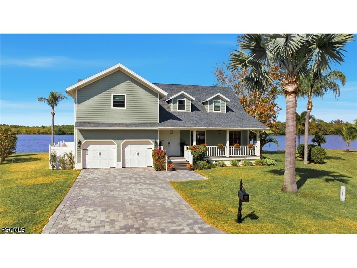 1943 Bahama Avenue Fort Myers FL 33905 2026026335 image1
