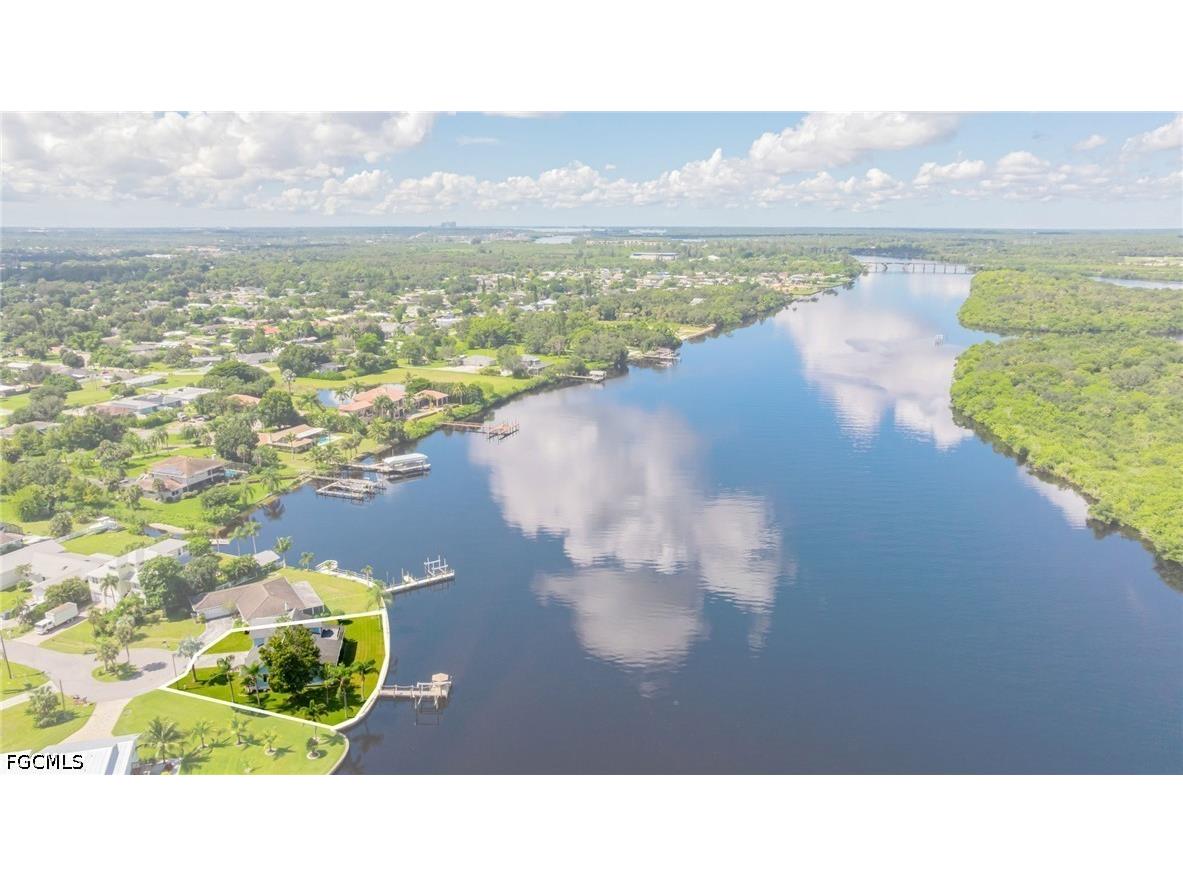 1943 Bahama Avenue Fort Myers FL 33905 2026026335 image11