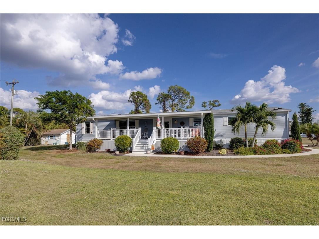 19440 Pony Lane North Fort Myers FL 33903 2025022395 image1