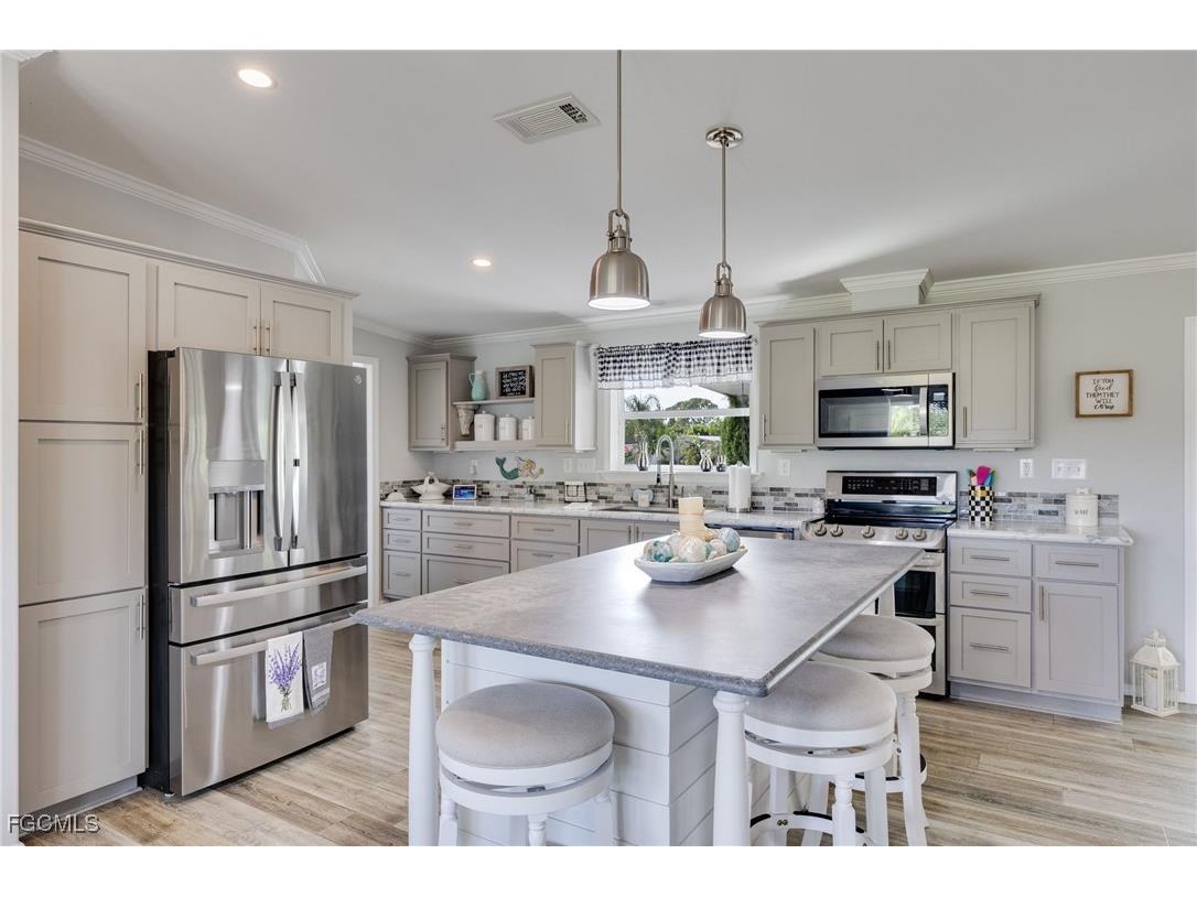 19440 Pony Lane North Fort Myers FL 33903 2025022395 image8