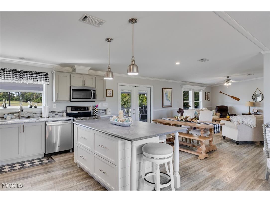 19440 Pony Lane North Fort Myers FL 33903 2025022395 image9