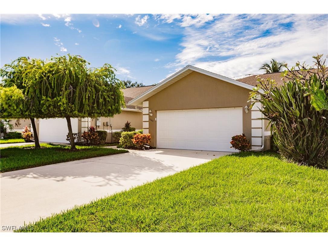 1949 Crown Pointe Boulevard W Naples FL 34112 223090820 image1