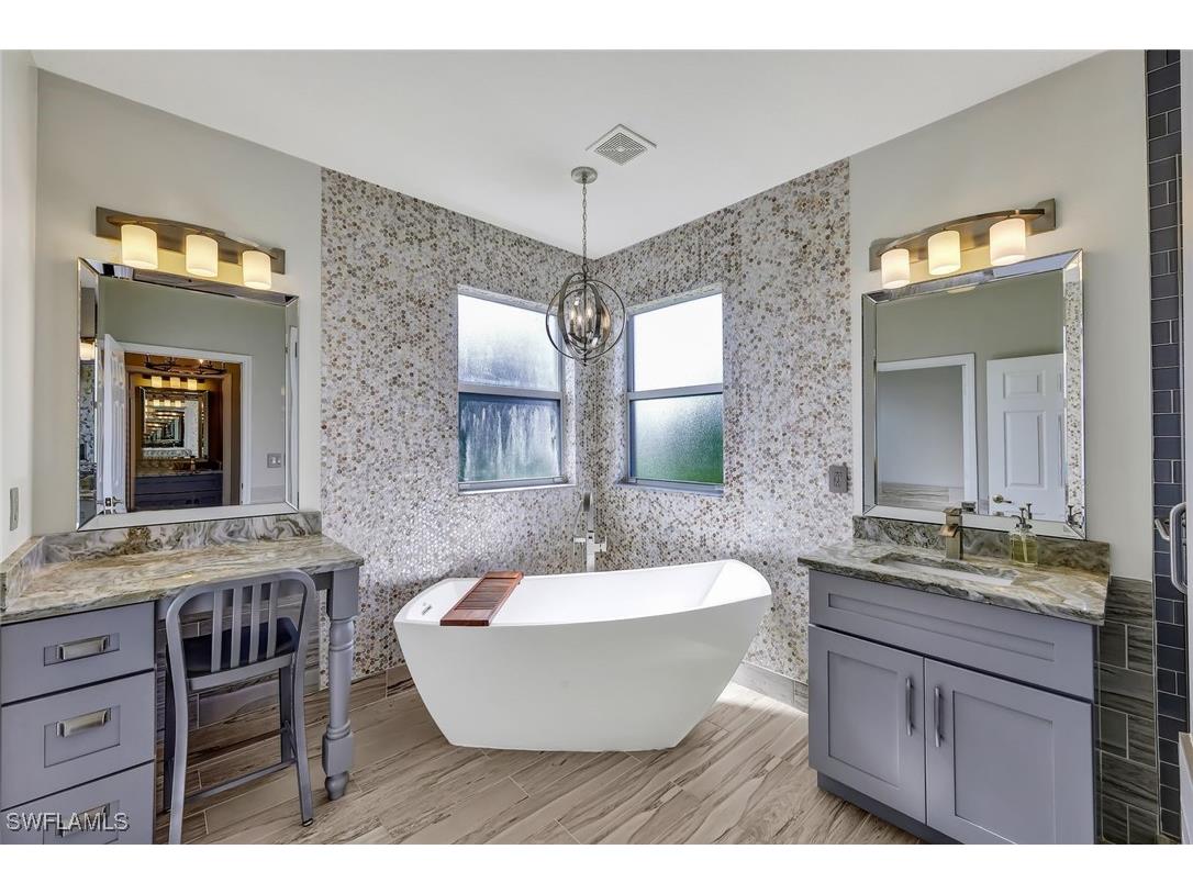 1949 Par Drive Naples FL 34120 225061353 image4