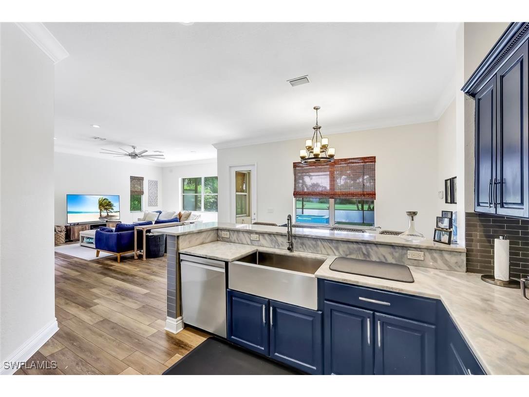 1949 Par Drive Naples FL 34120 225061353 image5