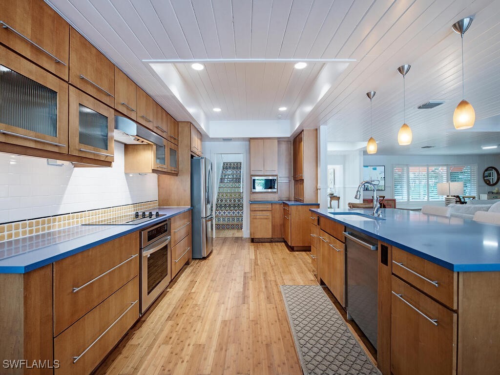 195 2nd Avenue N Naples FL 34102 225075483 image11