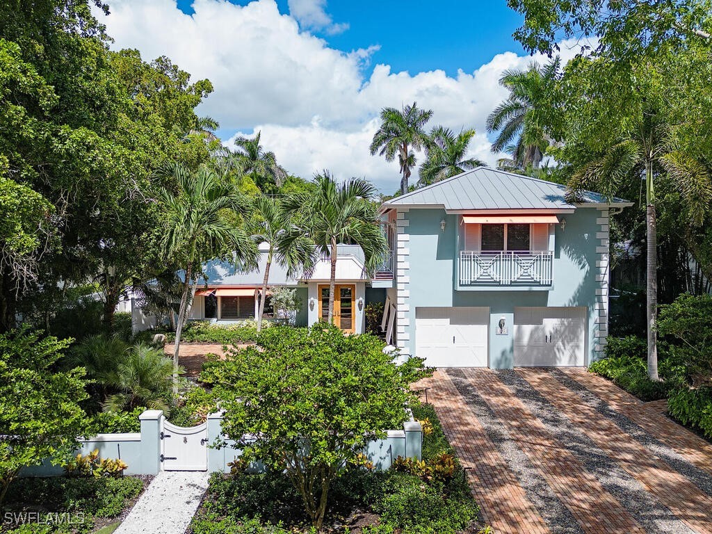 195 2nd Avenue N Naples FL 34102 225075483 image2