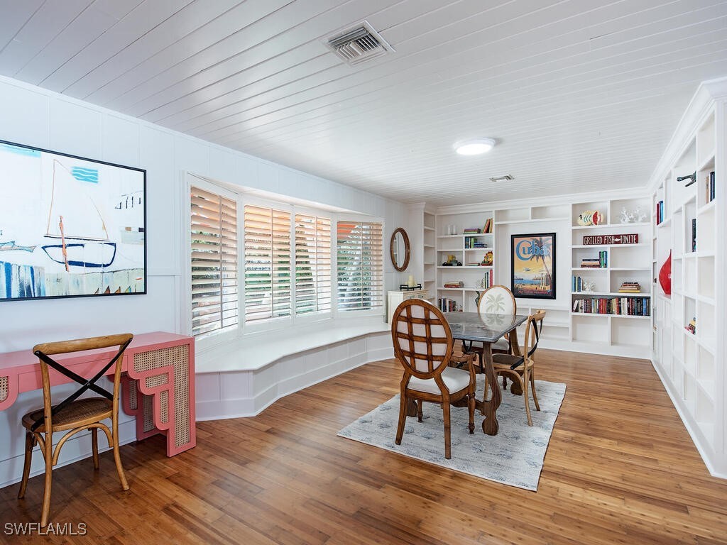 195 2nd Avenue N Naples FL 34102 225075483 image9