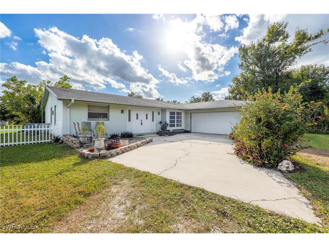 195 Abbey Lane North Fort Myers FL 33917 224093175 image1