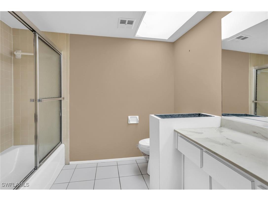 195 Cypress Way E #8 Naples FL 34110 225060741 image17