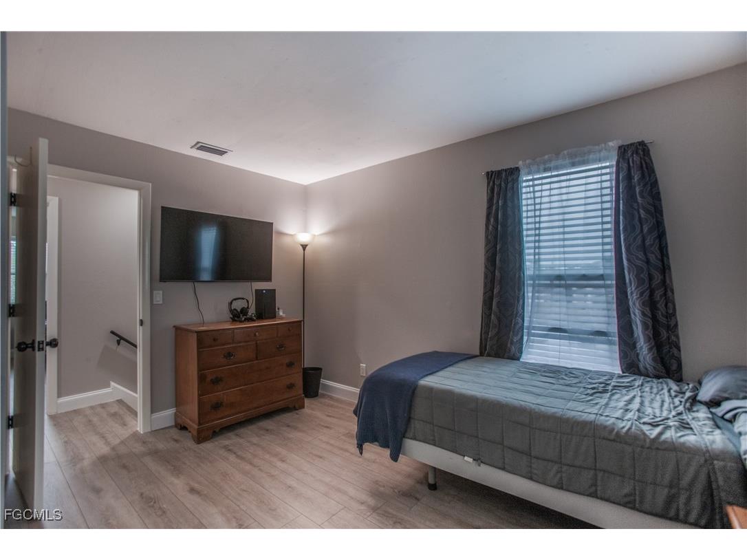 195 E Mariana Avenue North Fort Myers FL 33917 225062782 image17