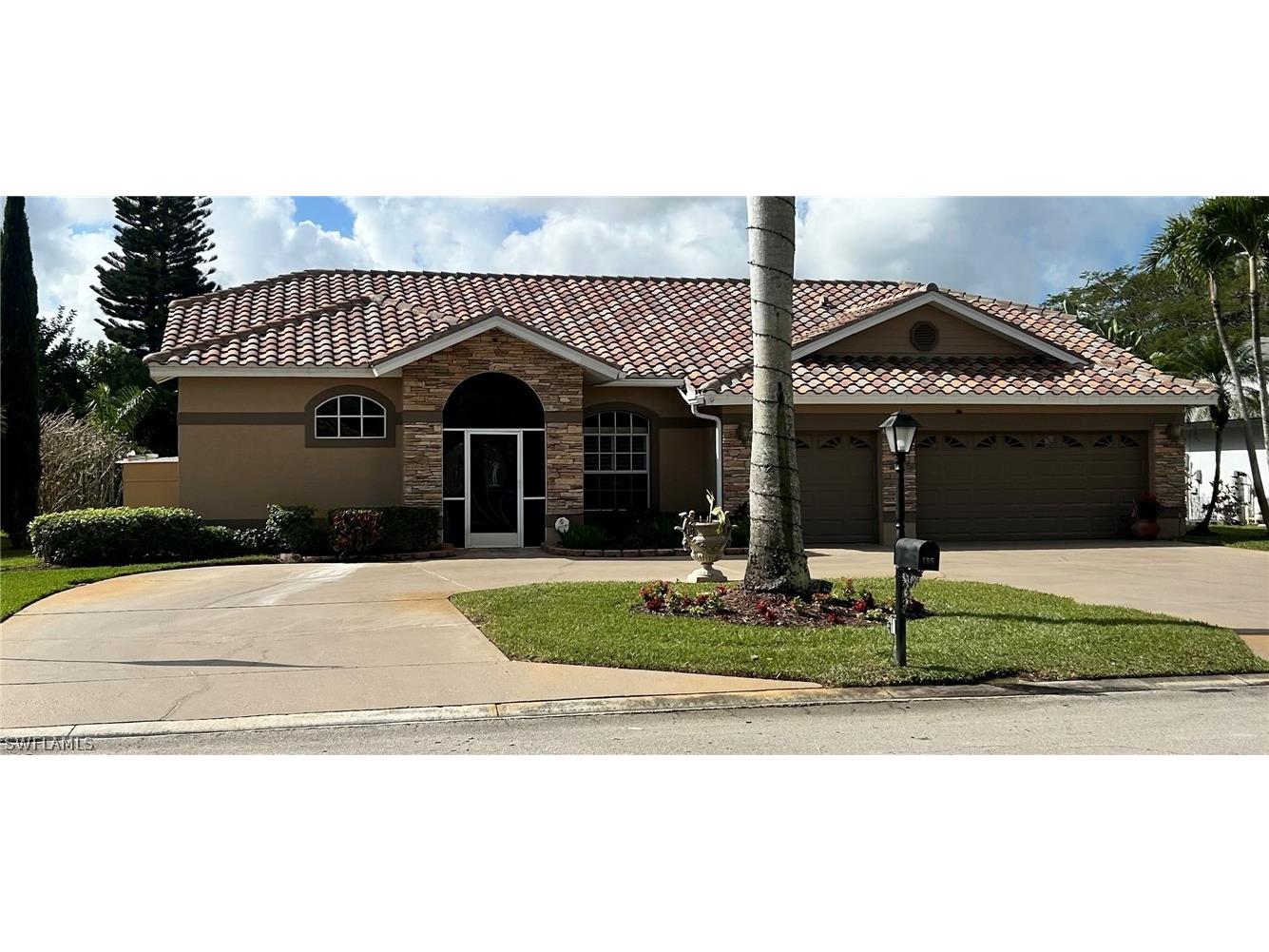 195 Palmetto Dunes Circle Naples FL 34113 226010592 image1