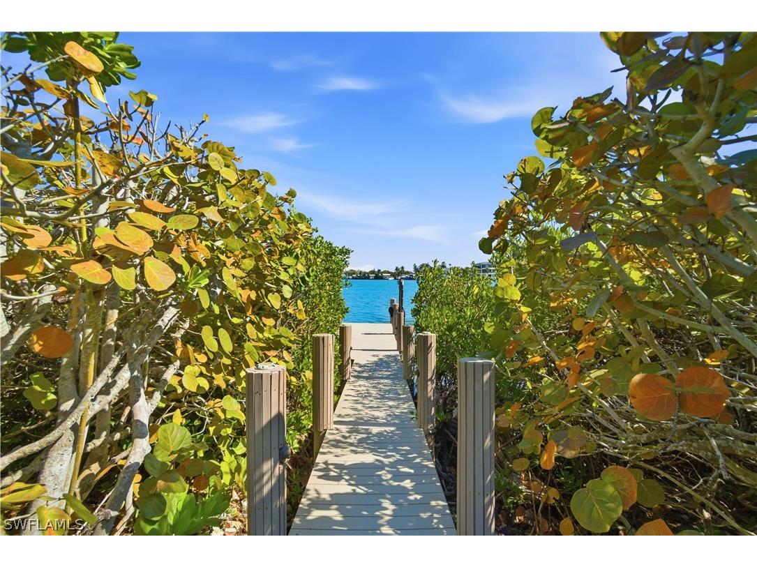 195 San Mateo Drive Bonita Springs FL 34134 226007032 image4