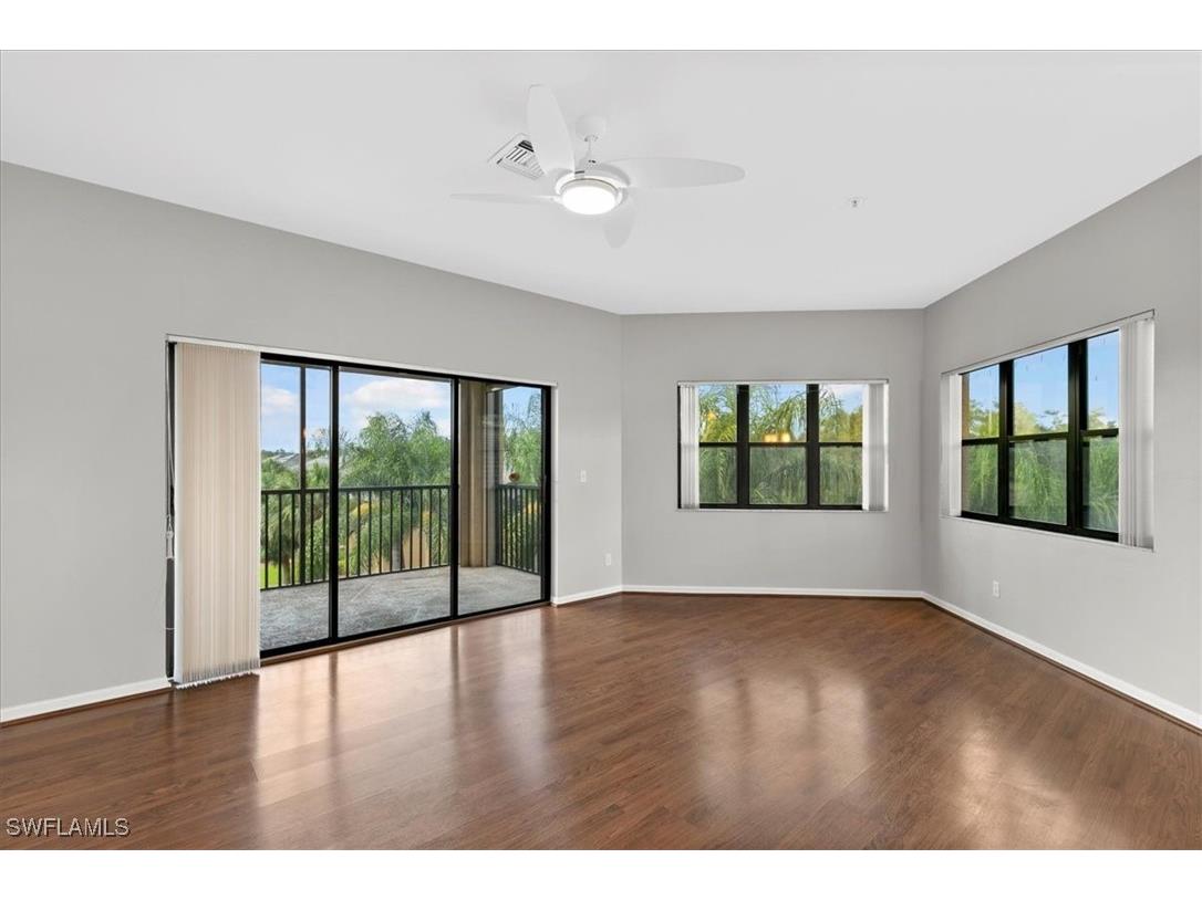 195 Vintage Circle #E304 Naples FL 34119 225004157 image1
