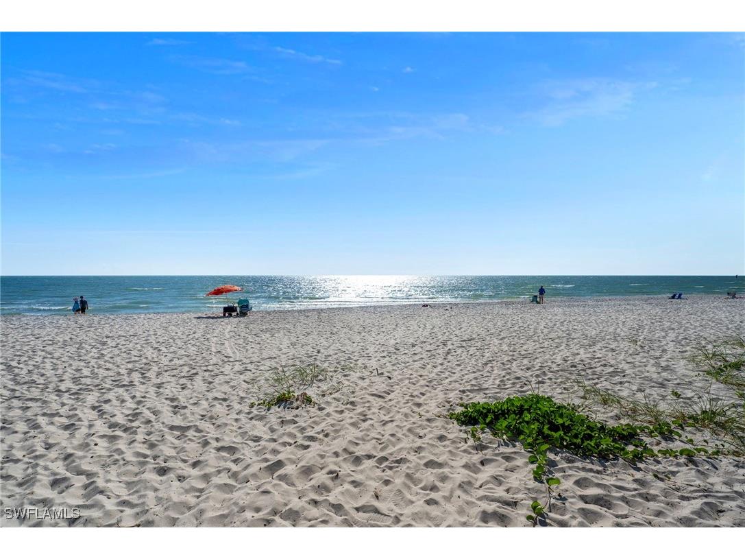 1950 Gulf Shore Boulevard N #101 Naples FL 34102 225079990 image13