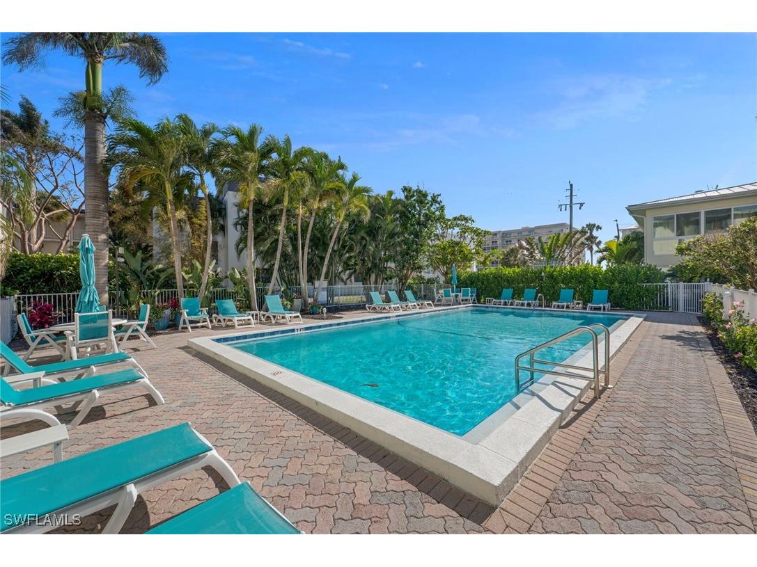 1950 Gulf Shore Boulevard N #101 Naples FL 34102 225079990 image15