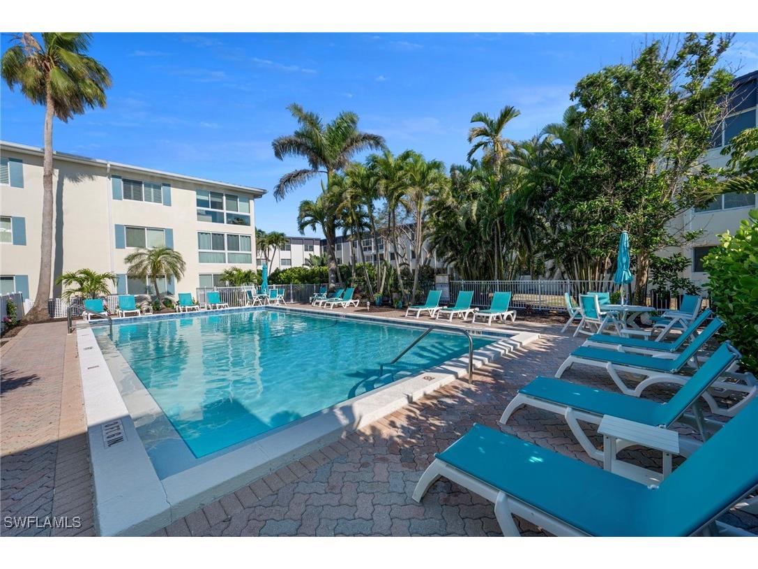 1950 Gulf Shore Boulevard N #101 Naples FL 34102 225079990 image16