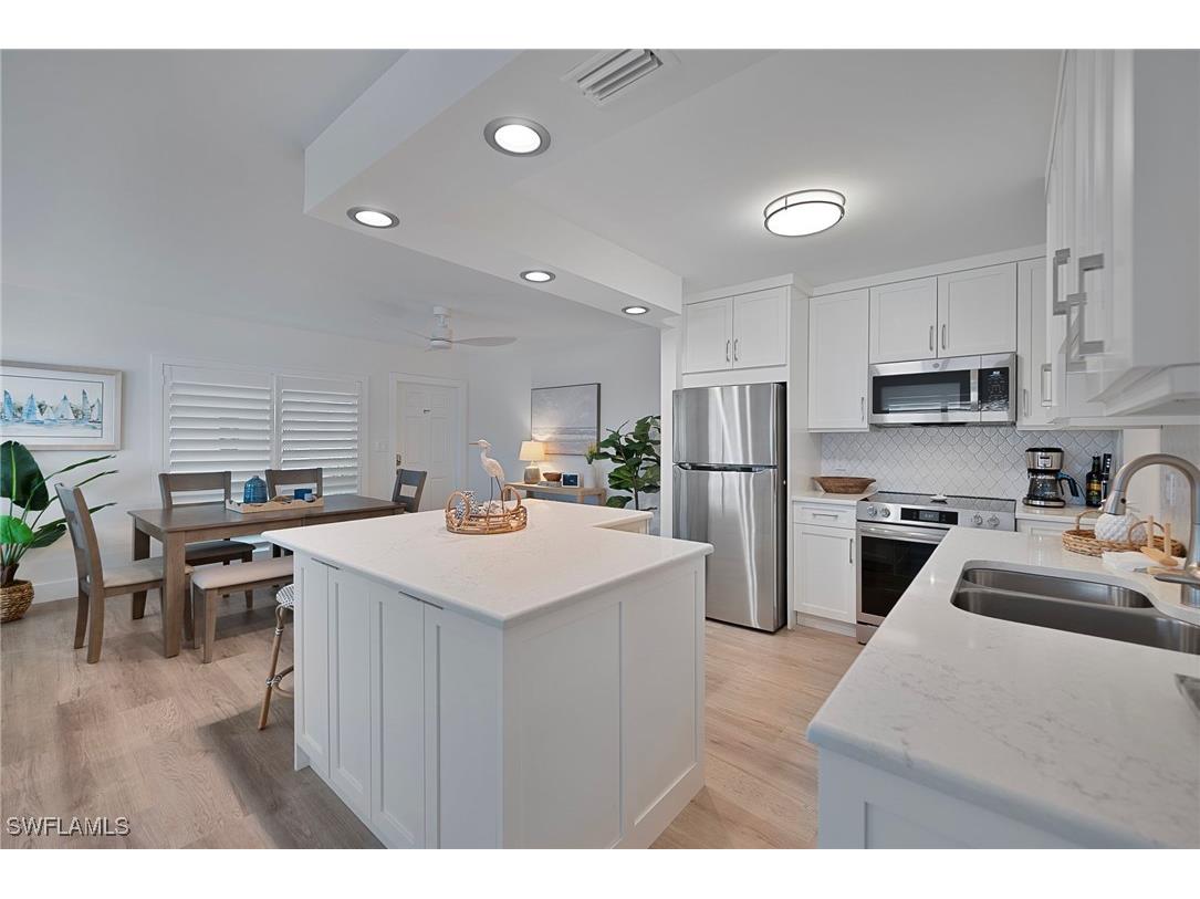 1950 Gulf Shore Boulevard N #101 Naples FL 34102 225079990 image6