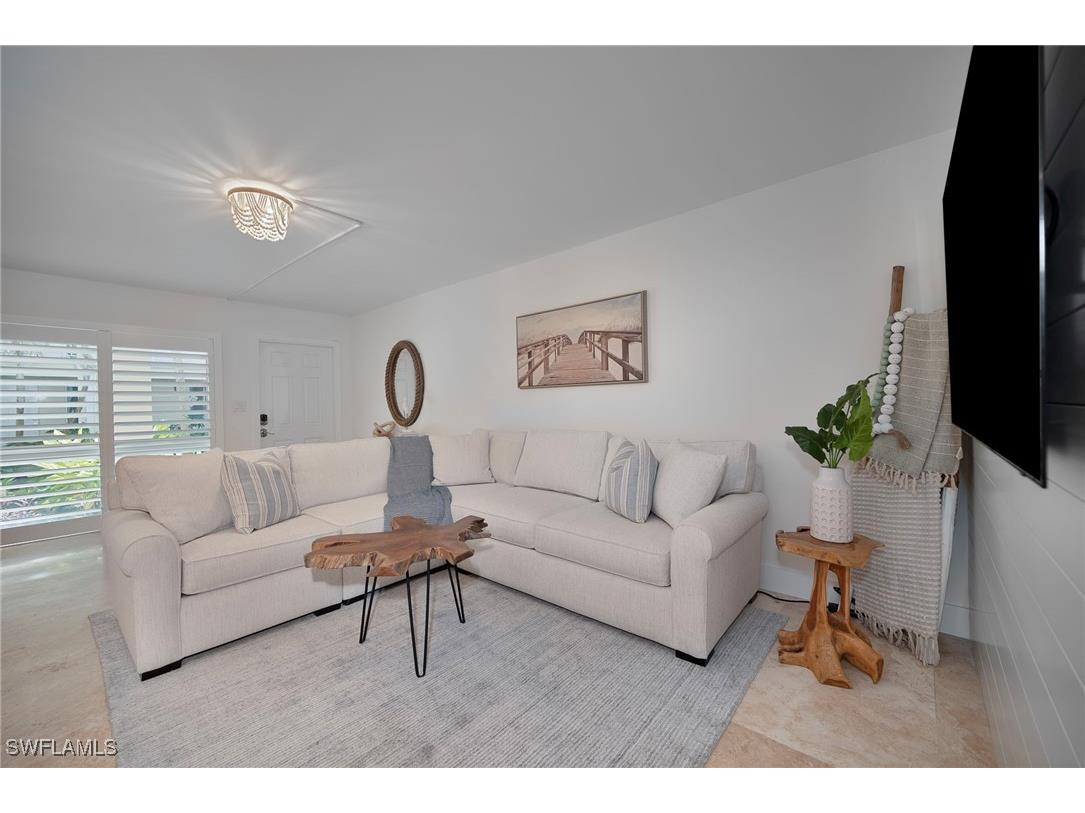 1950 Gulf Shore Boulevard N #108 Naples FL 34102 225079997 image1