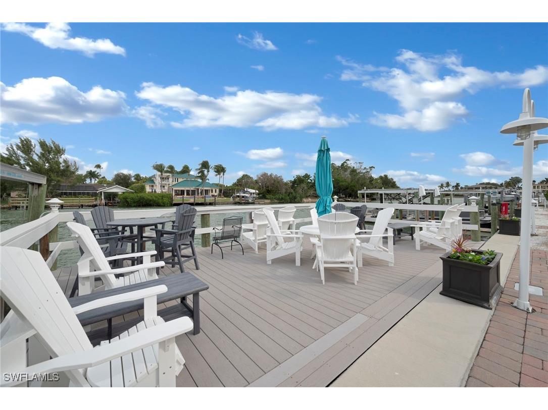 1950 Gulf Shore Boulevard N #113 Naples FL 34102 225072671 image2