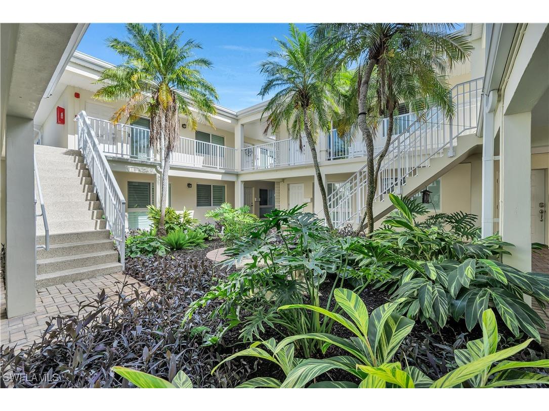 1950 Gulf Shore Boulevard N #201 Naples FL 34102 225081017 image2